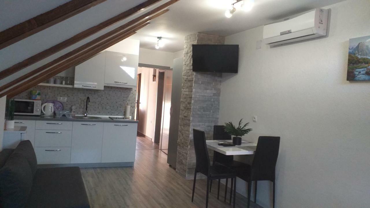 סמולג'אנאק Studio Apartmani Patricia מראה חיצוני תמונה
