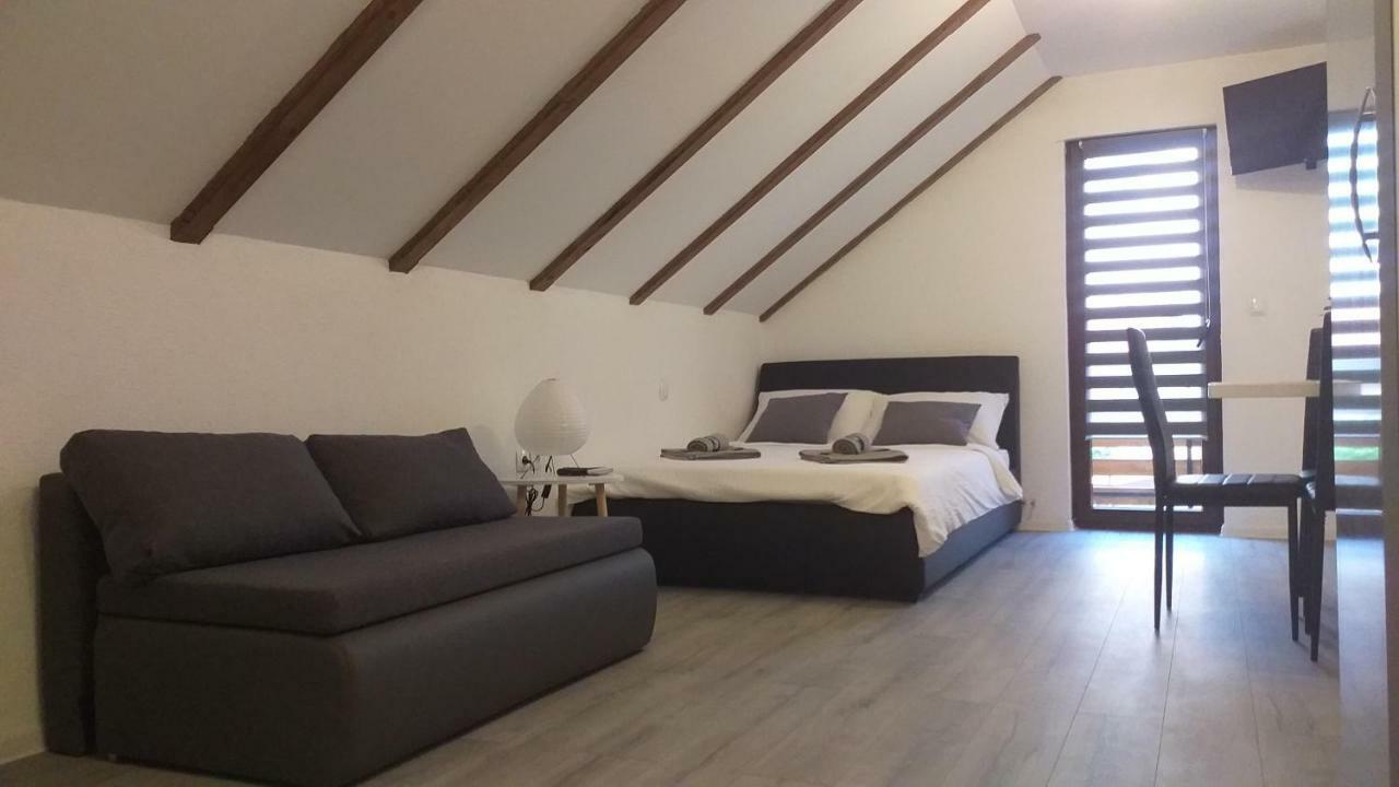 סמולג'אנאק Studio Apartmani Patricia מראה חיצוני תמונה